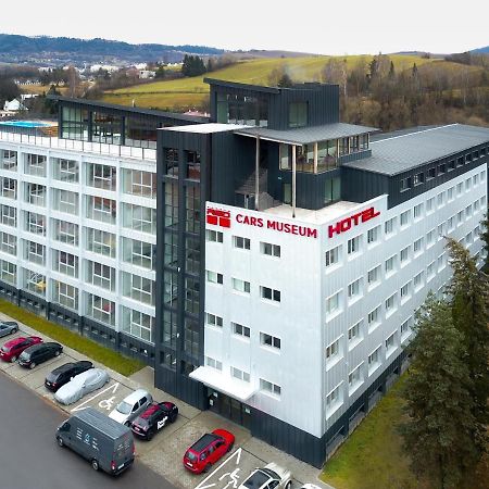 Hotel Double Red Cars Museum Brezno Exterior foto